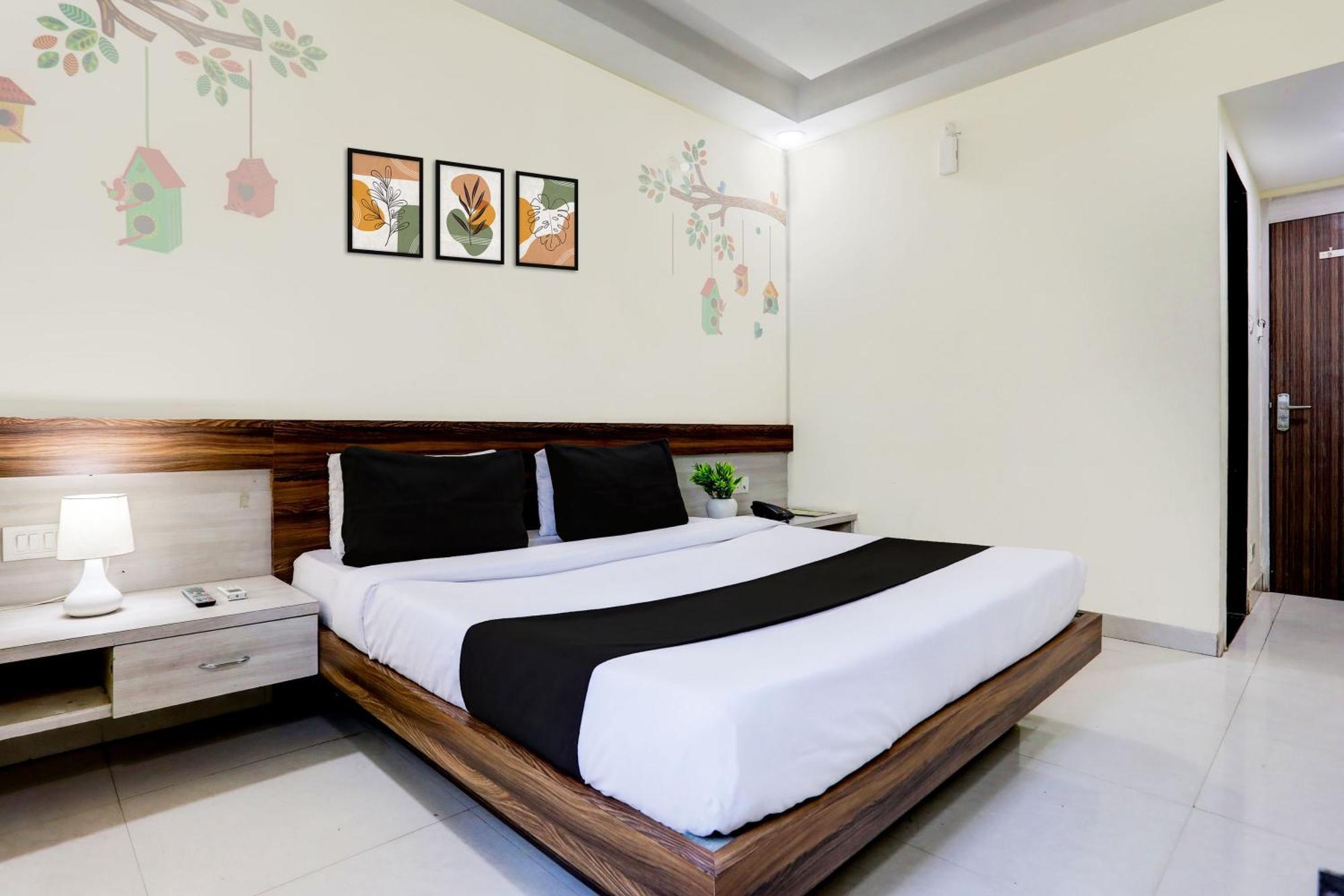 Super Townhouse Hoshangabad Road Near Aashima Mall Samarda Kaliasot Exterior photo