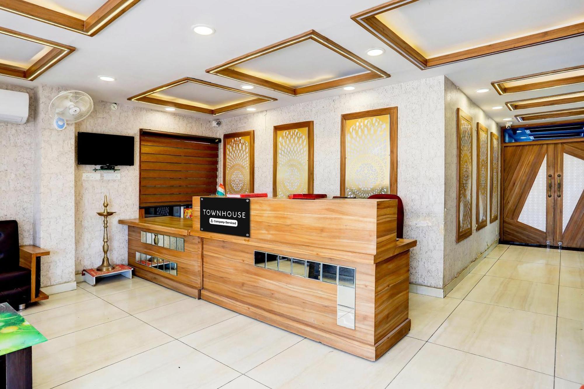 Super Townhouse Hoshangabad Road Near Aashima Mall Samarda Kaliasot Exterior photo