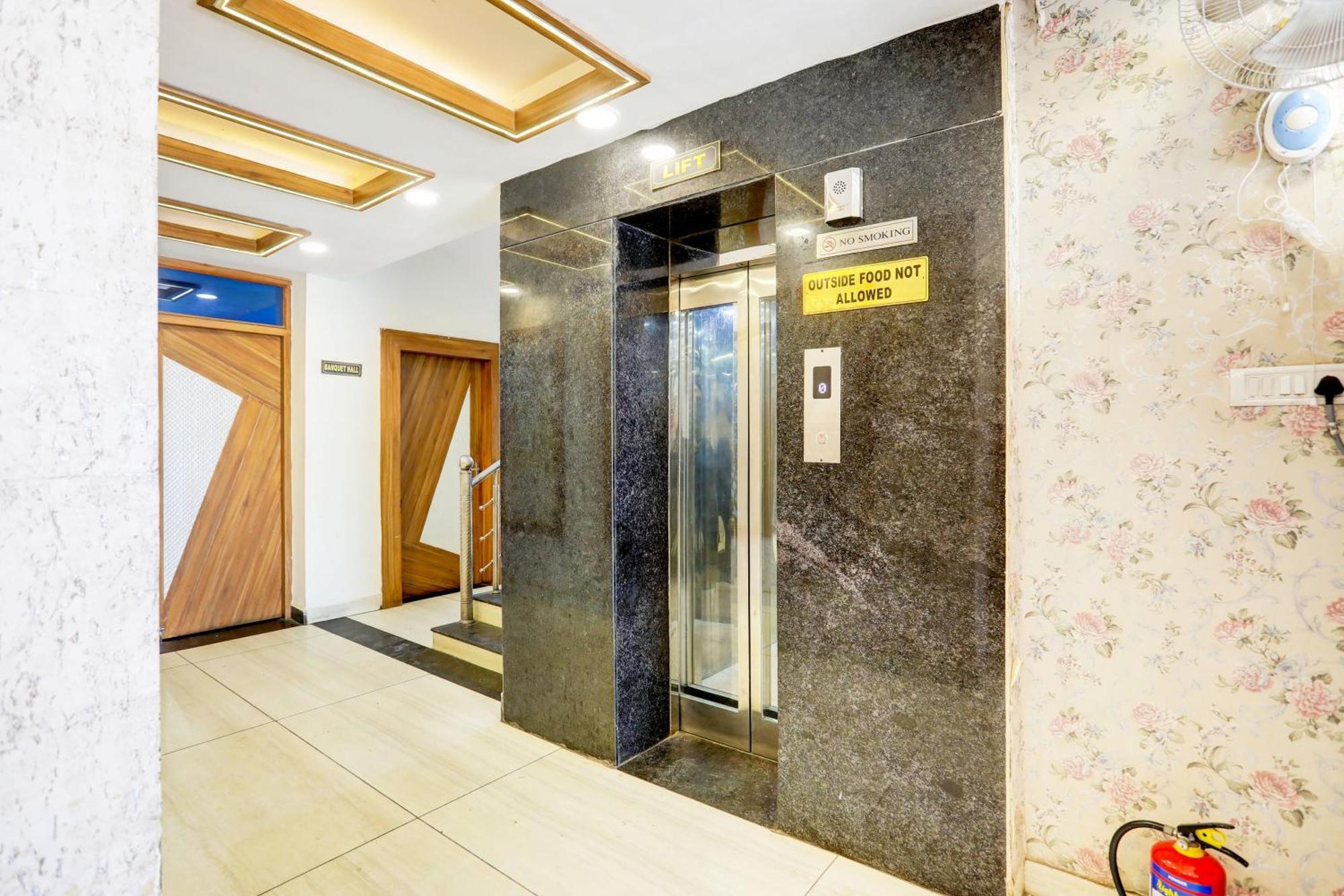 Super Townhouse Hoshangabad Road Near Aashima Mall Samarda Kaliasot Exterior photo